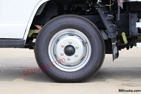 FAW Hongta FAW Jiefang Baling 1 Series V6 102hp 4X2(6 wheels) 3.77m single-row van truck (hydraulic brake) Chassis (1) | 86Trucks