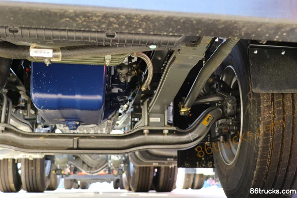 Sinotruk Steyr D7W Heavy Truck 430 hp 6X4(10 wheels) Tractor Truck Chassis (3) | 86Trucks