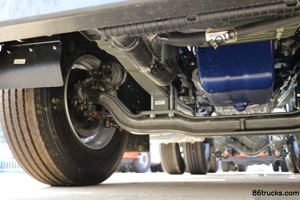 Sinotruk Steyr D7W Heavy Truck 430 hp 6X4(10 wheels) Tractor Truck Chassis (2) | 86Trucks
