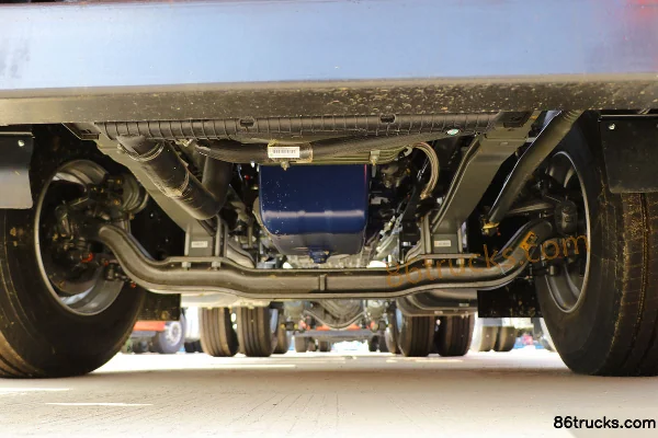 Sinotruk Steyr D7W Heavy Truck 430 hp 6X4(10 wheels) Tractor Truck Chassis (1) | 86Trucks