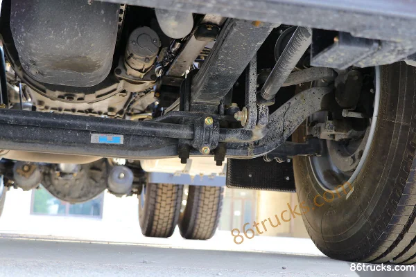 Dongfeng Changxing D7V 11L LNG 400hp 4X2(6 wheels) Fast Gear 12-Speed Tractor Truck Chassis (3) | 86Trucks