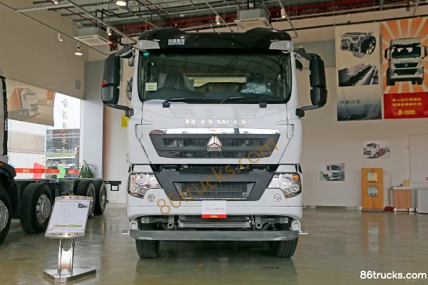 Zhuanwei Zhuanwei Sinotruk HOWO Chassis fuel tanker truck
