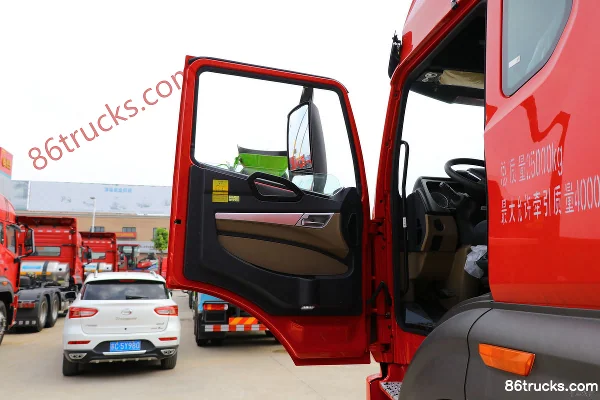 Sinotruk Hohan N7G heavy truck 440 hp 6X4(10 wheels) LNG hazardous material tractor truck (China VI) Cab (1) | 86Trucks