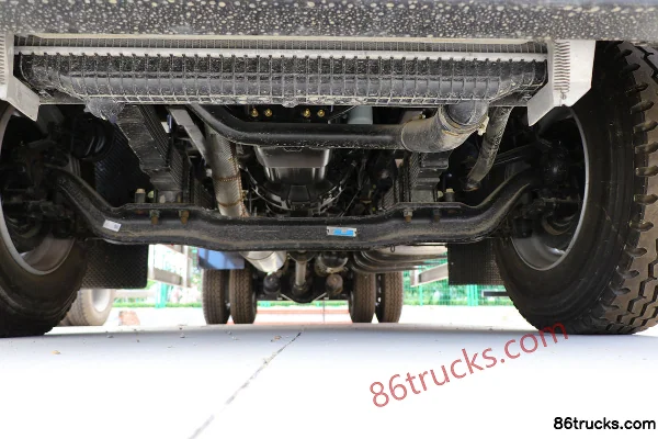 Dongfeng Commercial Vehicle Tianjin KR 245hp 4X2(6 wheels) 6.8m refrigerated truck Chassis (1) | 86Trucks