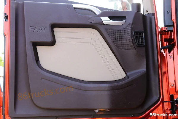 FAW Jiefang Qingdao JH6 camion lourd édition Leader 550 ch 6X4(10 roues) tracteur routier Cabine (2) | 86Trucks