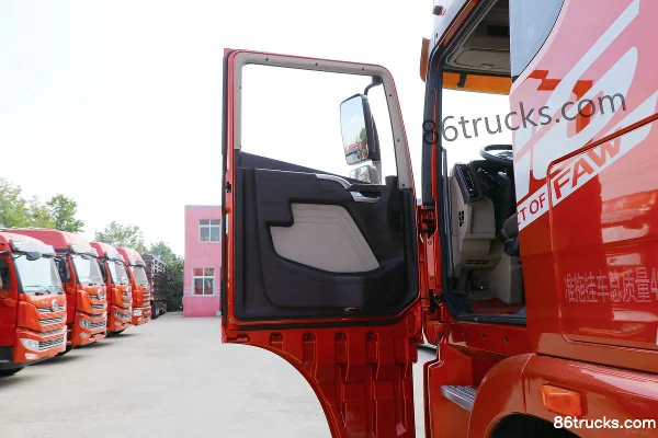 FAW Jiefang Qingdao JH6 camion lourd édition Leader 550 ch 6X4(10 roues) tracteur routier Cabine (1) | 86Trucks