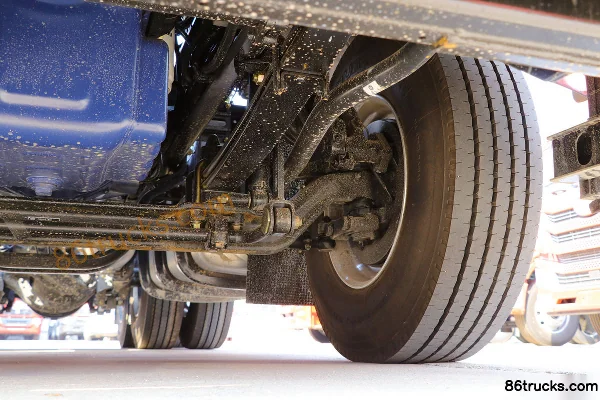 FAW Jiefang Qingdao JH6 camion lourd édition Leader 550 ch 6X4(10 roues) tracteur routier Châssis (3) | 86Trucks