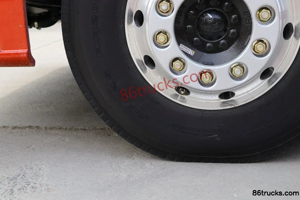 FAW Jiefang Qingdao JH6⁺ Heavy Truck Living Cabin Edition 550hp 6X4(10 wheels) AMT Tractor Truck Chassis (3) | 86Trucks