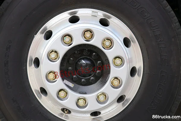 FAW Jiefang Qingdao JH6⁺ Heavy Truck Living Cabin Edition 550hp 6X4(10 wheels) AMT Tractor Truck Chassis (2) | 86Trucks