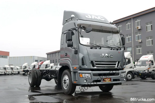 JAC Junling V9 195 hp 4X2(6 wheels) 6.8m stake cargo truck (China VI) Exterior