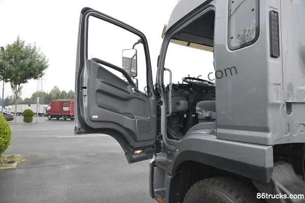 JAC Junling V9 195 hp 4X2(6 wheels) 6.8m stake cargo truck (China VI) Cab (1) | 86Trucks