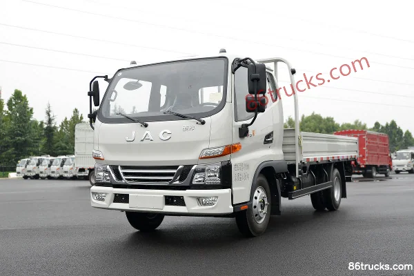 JAC Junling V5 120 hp 4X2(6 wheels) 3.85m Semi-row Flatbed Cargo Truck (JAC Transmission) Exterior (3) | 86Trucks