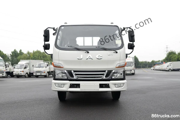 JAC Junling V5 120 hp 4X2(6 wheels) 3.85m Semi-row Flatbed Cargo Truck (JAC Transmission) Exterior (2) | 86Trucks