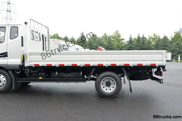 JAC Junling V5 120 hp 4X2(6 wheels) 3.85m Semi-row Flatbed Cargo Truck (JAC Transmission) Body (2) | 86Trucks