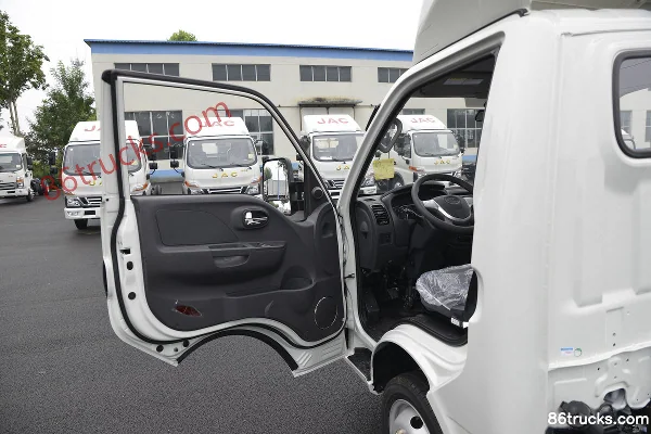 JAC Kaida X6 1.6L 120 hp 4X2(6 wheels) Gasoline 3.8m Single Row Stake Truck (China VI) Cab (1) | 86Trucks
