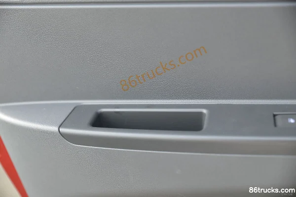 JAC Shuailing E Medium Body 160 hp 4X2(6 wheels) 3.82m Semi-row Van Light Truck (China VI) Cab (2) | 86Trucks