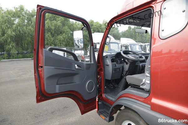 JAC Shuailing E Medium Body 160 hp 4X2(6 wheels) 3.82m Semi-row Van Light Truck (China VI) Cab (1) | 86Trucks