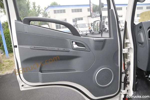 JAC Junling V3 102 hp 4X2(6 wheels) 3.7m Single Row Van Light Truck Cab (1) | 86Trucks