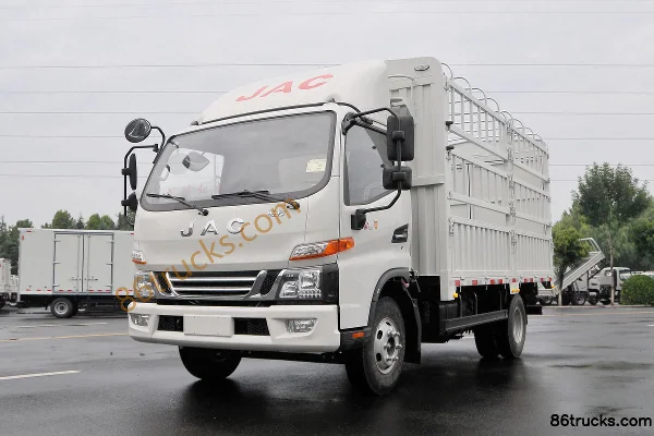 JAC Junling V6 156 hp 4X2(6 wheels) 4.18m single-row stake light truck Exterior (3) | 86Trucks