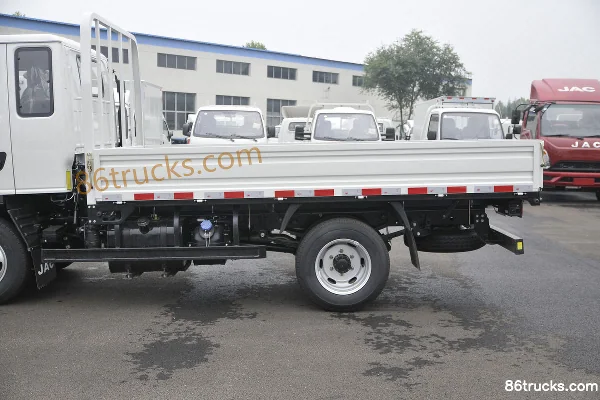JAC Kangling J3 Deluxe 95 hp 4X2(6 wheels) 3.37m double-row flatbed light truck (China VI) Body (1) | 86Trucks
