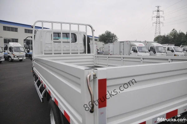JAC Kangling J6 143 hp 4X2(6 wheels) 3.85 m semi-row flatbed light truck Body (3) | 86Trucks