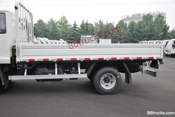 JAC Kangling J6 143 hp 4X2(6 wheels) 3.85 m semi-row flatbed light truck Body (2) | 86Trucks