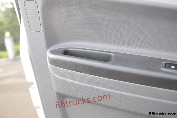 JAC Shuailing Q6 152hp 4X2(6 wheels) 3.85m semi-row van light truck Cab (3) | 86Trucks
