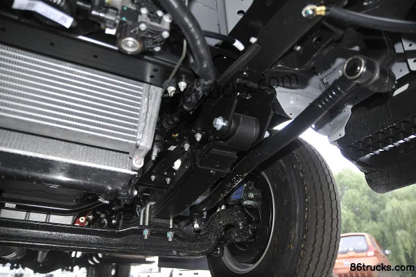 JAC Shuailing Q6 152 hp 4X2(6 wheels) 3.85m one-and-a-half-row flatbed light truck Chassis (3) | 86Trucks