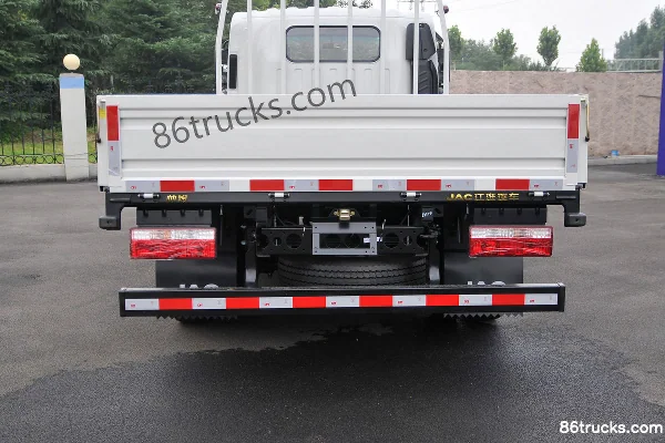 JAC Shuailing Q6 152 hp 4X2(6 wheels) 3.85m one-and-a-half-row flatbed light truck Body (3) | 86Trucks