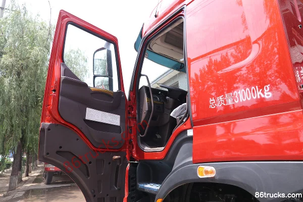 DongfengLiuqi Chenglong H7 camion lourd 480 ch 8X4(12 roues) camion porteur à grille 9,4 m Cabine (1) | 86Trucks