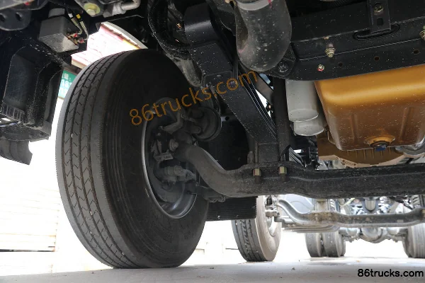 DongfengLiuqi Chenglong H7 camion lourd 480 ch 8X4(12 roues) camion porteur à grille 9,4 m Châssis (1) | 86Trucks