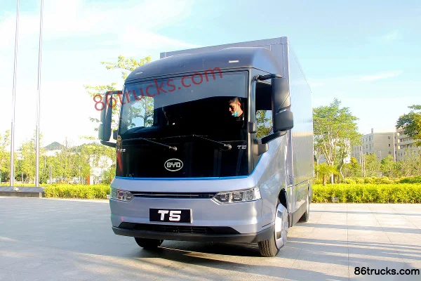 BYD T5 single-row pure electric box light truck 4X2(6 wheels) Exterior (3) | 86Trucks