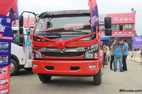 Chusheng Chusheng Dongfeng Chassis water sprinkler truck