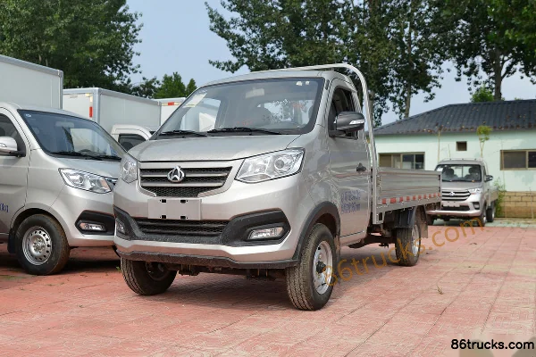 Changan Kuayue Xinbao T5 Standard 1.6L Essence 122 ch 4X2(6 roues) 3,2 m petit camion plateau simple cabine (roue arrière simple) (China VI)