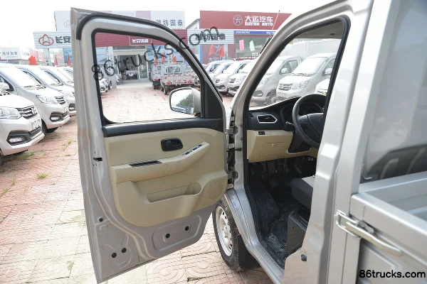 Changan Kuayue Xinbao T3 Édition Confort 1.3L Essence 91 ch 4X2(6 roues) 2,82 m Plate-forme à ridelles Cabine simple (roue arrière simple) (