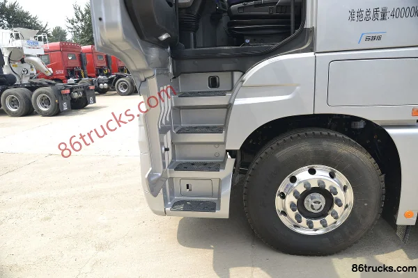 Foton Auman EST 6 Series Heavy Truck Northern Edition 550hp 6X4(10 wheels) Tractor Truck (16-speed) Cab (3) | 86Trucks