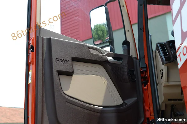 FAW Jiefang Qingdao JH6 tracteur routier 430 ch 8X4(12 roues) 9,5 m camion porteur à grille Cabine (2) | 86Trucks