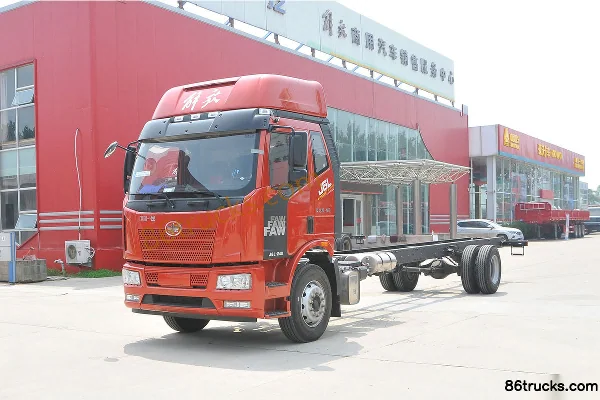 FAW Jiefang J6L Medium Truck 22020 Model Pilot Edition 240hp 4X2(6 wheels) 7.7m Van Cargo Truck Exterior (3) | 86Trucks