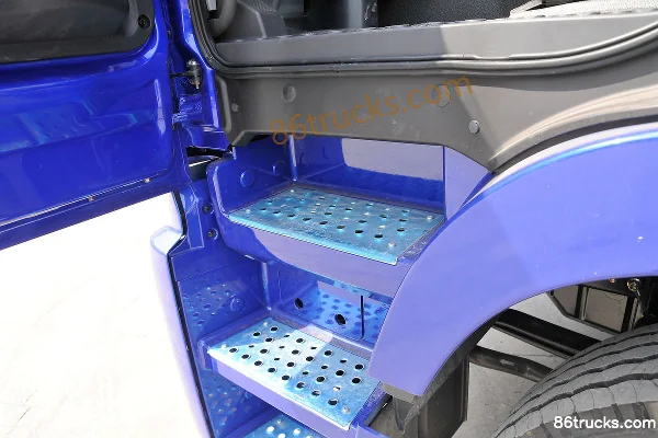 Foton Auman GTL série 6 camion lourd 460 ch 6X4(10 roues) tracteur routier Cabine (1) | 86Trucks