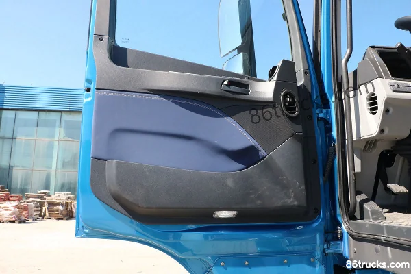 Foton AumanEST Basic Edition 520hp 8X4(12 wheels) 9.56m AMT automatic drop-side cargo truck Cab (3) | 86Trucks