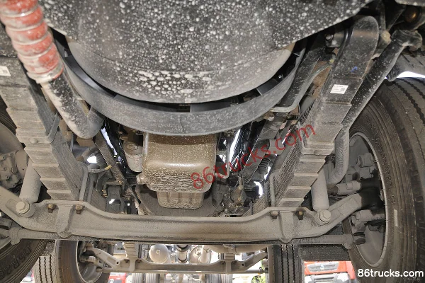 SHACMAN Delong L3000 300 hp 6X2(8 wheels) 7.9m Stake Cargo Truck Chassis (1) | 86Trucks