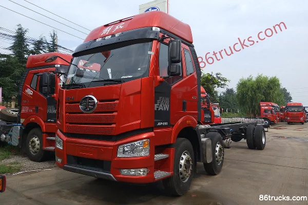 FAW Jiefang New J6P Heavy Truck 280hp 6X2(8 wheels) 9.65m Flatbed Cargo Truck Exterior (2) | 86Trucks