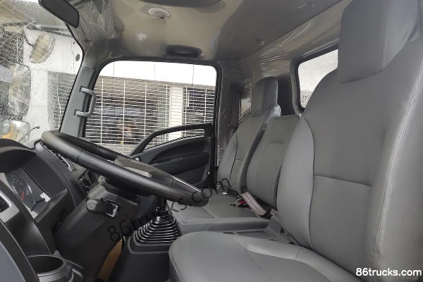 Sinotruk HOWO MAN H3 110hp 4X2(6 wheels) Wrecker Truck Cab (2) | 86Trucks
