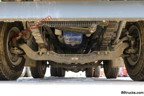 XCMG Hanfeng G5N 350 hp 8X4(12 wheels) 5.6m dump truck (16t rear axle) Chassis (1) | 86Trucks