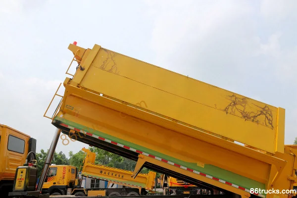 SAIC Hongyan New King Kong M500 Composite Edition 350 hp 8X4(12 wheels) 5.6m Dump Truck Body (3) | 86Trucks