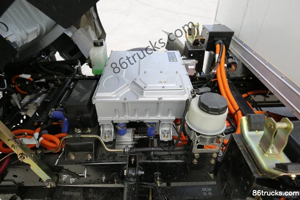 Zhongtong Bus Tianquan 4.5T 4.13m electric insulated truck (Dongfeng) 80.64kWh 4X2(6 wheels) Chassis (1) | 86Trucks