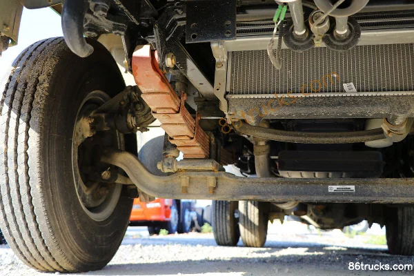 Yuejin Kaituo X300 Engineering Type 110hp 4X2(6 wheels) 3.3m Dump Truck Chassis (2) | 86Trucks