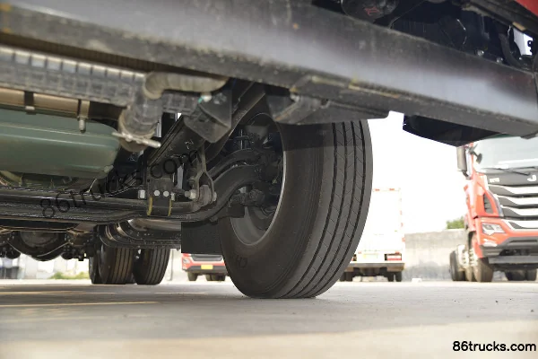 JAC GallopA5WIII poids lourd édition super valeur 430 ch 6X4(10 roues) tracteur routier Châssis (3) | 86Trucks