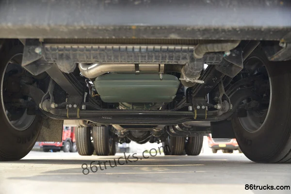 JAC GallopA5WIII poids lourd édition super valeur 430 ch 6X4(10 roues) tracteur routier Châssis (1) | 86Trucks