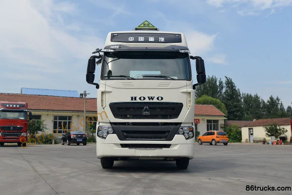 Sinotruk HOWO T7H Heavy Truck 430 hp 6X4(10 wheels) Dangerous Goods Tractor Truck Exterior (2) | 86Trucks